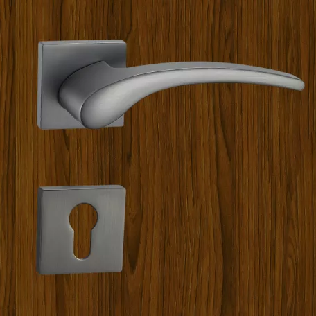 TITÁN Kilincsgarnitúra Oszt. Cly.-Fekete Blanca