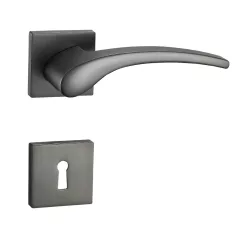 TITÁN Kilincsgarnitúra Oszt. Kly.-Fekete Blanca