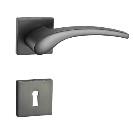 TITÁN Kilincsgarnitúra Oszt. Kly.-Fekete Blanca