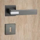 TITÁN Kilincsgarnitúra Oszt. Kly.-Fekete Cameo