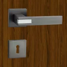 TITÁN Kilincsgarnitúra Oszt. Kly.-Fekete Cameo