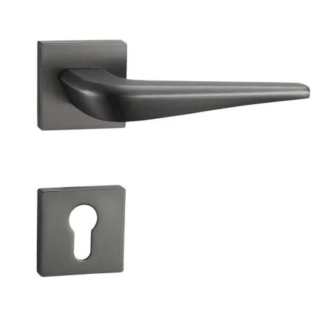 TITÁN Kilincsgarnitúra Oszt. Cly.-Fekete Leola