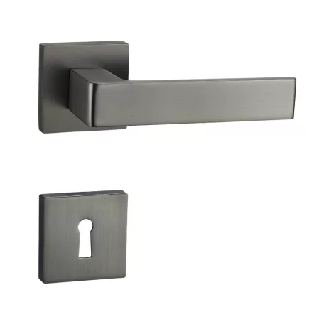 TITÁN Kilincsgarnitúra Oszt. Kly.-Fekete Terra