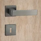 TITÁN Kilincsgarnitúra Oszt. Kly.-Fekete Terra