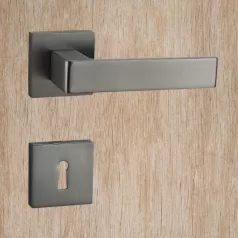 TITÁN Kilincsgarnitúra Oszt. Kly.-Fekete Terra