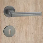 TITÁN Kilincsgarnitúra Oszt. Kly.-Fekete Nea