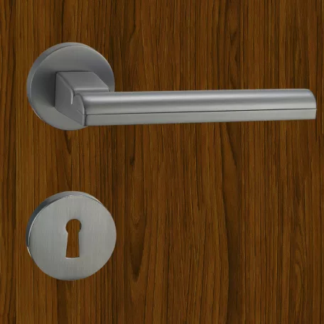 TITÁN Kilincsgarnitúra Oszt. Kly.-Fekete Nea