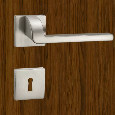 Kilincsgarnitúra Oszt. Kly.Szatén-Nikkel Pietra