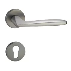 TITÁN Kilincsgarnitúra Oszt. Cly.-Fekete Flavia