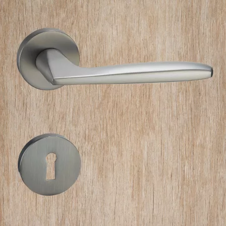 TITÁN Kilincsgarnitúra Oszt. Kly.-Fekete Flavia