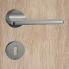 TITÁN Kilincsgarnitúra Oszt. Kly.-Fekete Maura