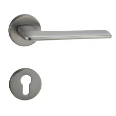 TITÁN Kilincsgarnitúra Oszt. Cly.-Fekete Lunetta