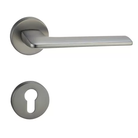 TITÁN Kilincsgarnitúra Oszt. Cly.-Fekete Lunetta