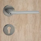 TITÁN Kilincsgarnitúra Oszt. Cly.-Fekete Lunetta