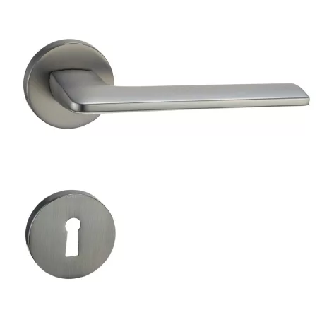 TITÁN Kilincsgarnitúra Oszt. Kly.-Fekete Lunetta