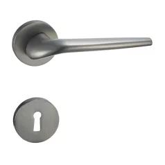 TITÁN Kilincsgarnitúra Oszt. Kly.-Fekete Ysabel