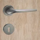 TITÁN Kilincsgarnitúra Oszt. Kly.-Fekete Ysabel