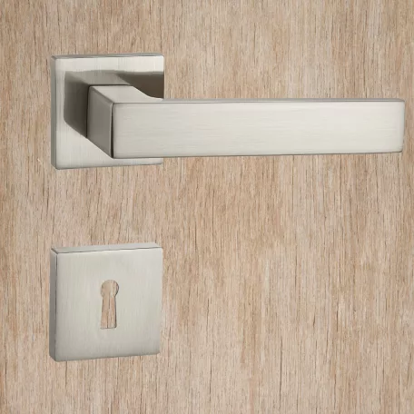 Kilincsgarnitúra Oszt. Kly.Szatén-Nikkel Byanca