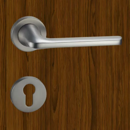 TITÁN Kilincsgarnitúra Oszt. Cly.-Fekete Melita