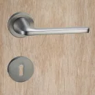 TITÁN Kilincsgarnitúra Oszt. Kly.-Fekete Melita