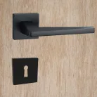 Kilincsgarnitúra Oszt. Kly. Matt-Fekete Simona