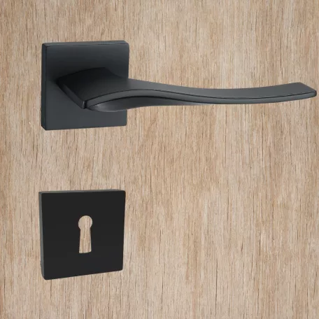 Kilincsgarnitúra Oszt. Kly. Matt-Fekete Giana