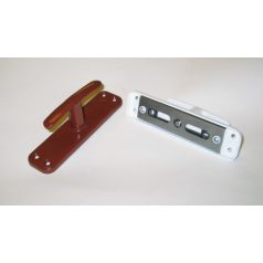 KÉSZABLAKRÚGZÁR BARNA .