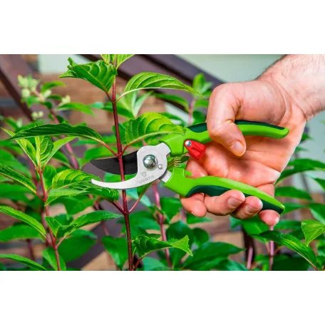 VERTO Metszőolló 185 mm Mellévágó M:10 mm