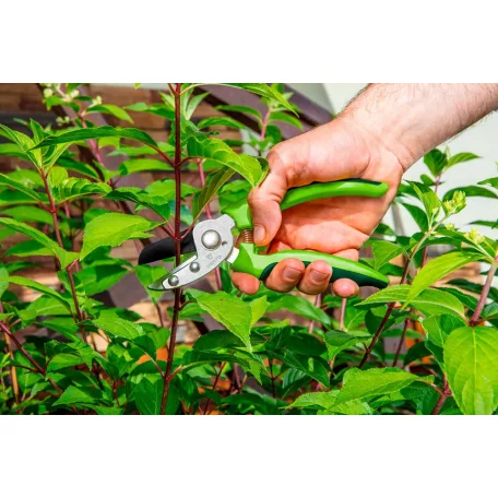 VERTO Metszőolló 190 mm Rávágó M:10 mm