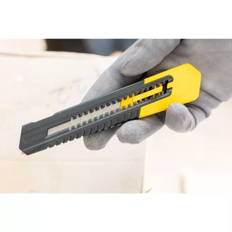 STANLEY Pvc Kés 18 mm Törd.Müa.Házas 1-10-151