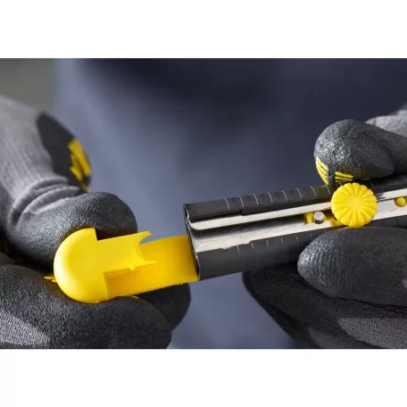 STANLEY Pvc Kés Fémb. 9 mm Törd.Tekerős* 1-10-409