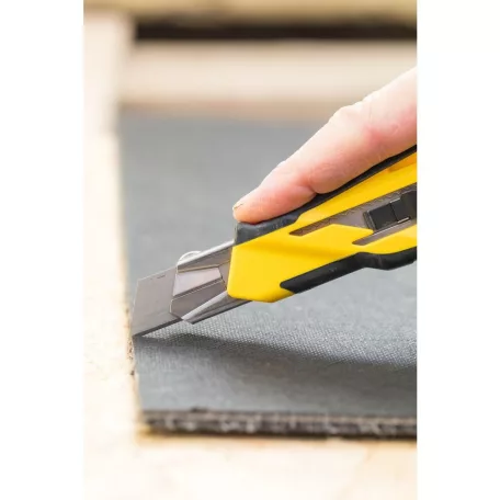 STANLEY Pvc Kés Fémb. 18 mm Rögz.P. - 480 Stht10270-0