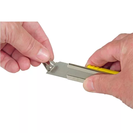 STANLEY Pvc Kés Fémh. 18 mm Törd.Fatmax 0-10-421