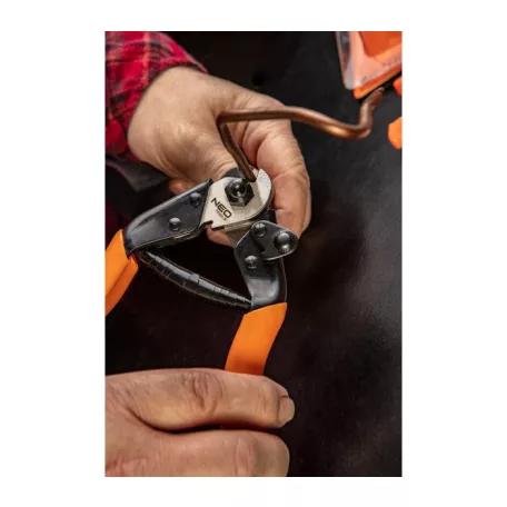 NEO TOOLS Hosszúcsőrű Fogó Hajl. 160mm Műa.Ny.