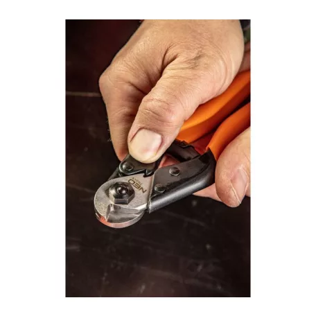 NEO TOOLS Hosszúcsőrű Fogó Hajl. 160mm Műa.Ny.