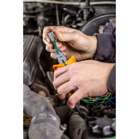 NEO TOOLS Oldalcsípőfogó 180mm Műa.Ny.