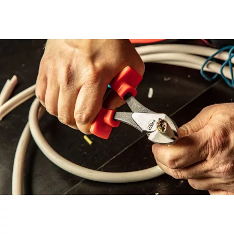 NEO TOOLS Oldalcsípőfogó 180mm Szigetelt1000V Crv