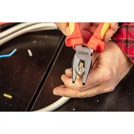 NEO TOOLS Kombináltfogó 160mm Szigetelt 1000V