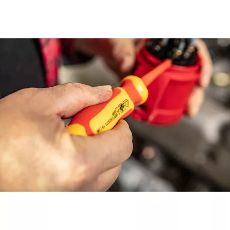 NEO TOOLS Csavarhúzó 2.5*75mm Szigetelt 1000V S2